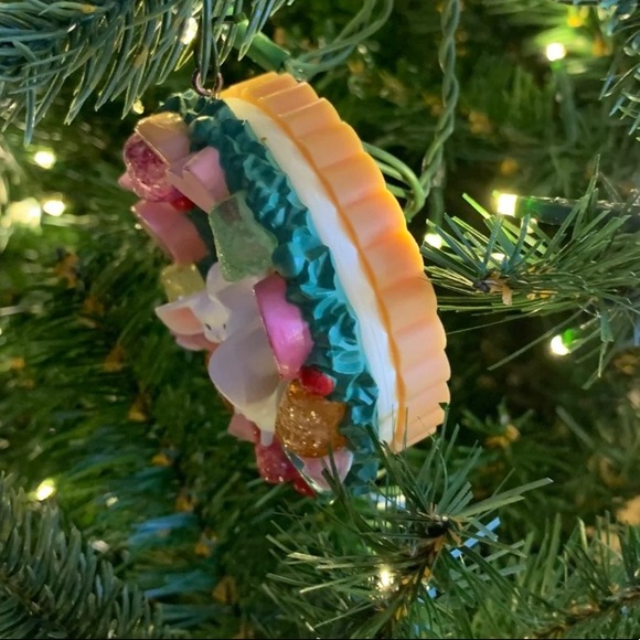 Vintage 1988 Hallmark Ornament - Picture 2 of 3